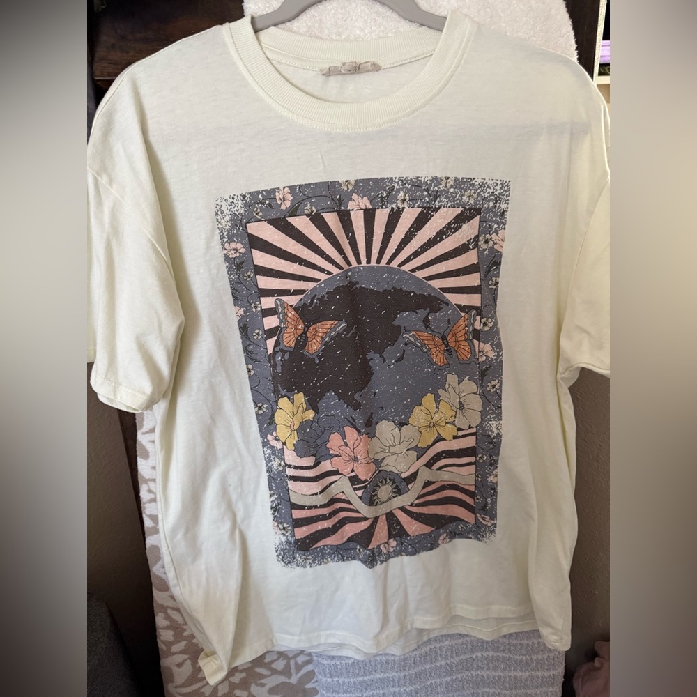 Chelsea & Violet Cream Graphic Tee